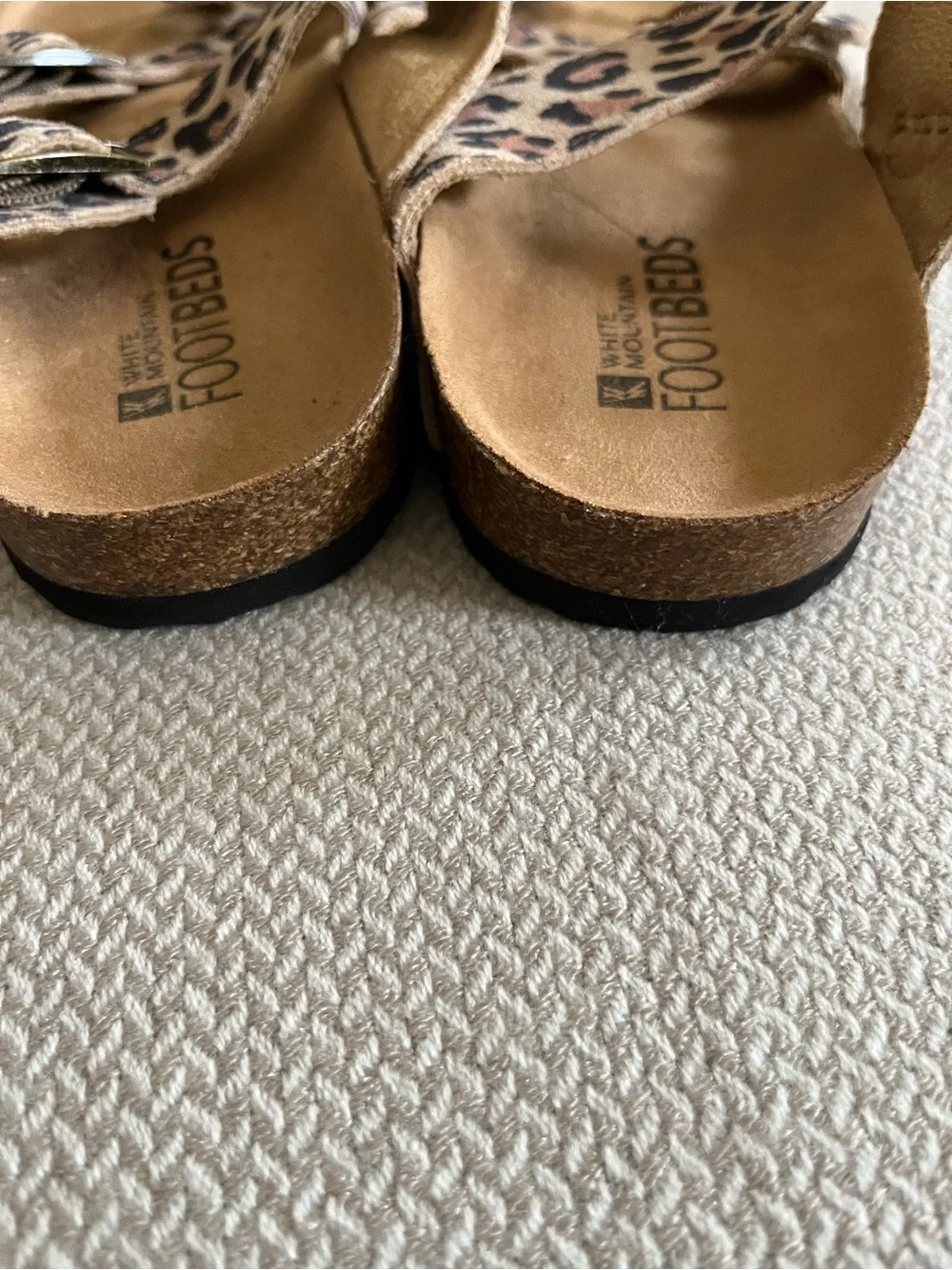White Mountain Gracie Leather Footbeds Animal Print Toe Loop Size 7